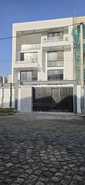Furnished 8bdrm House in Bole for sale
