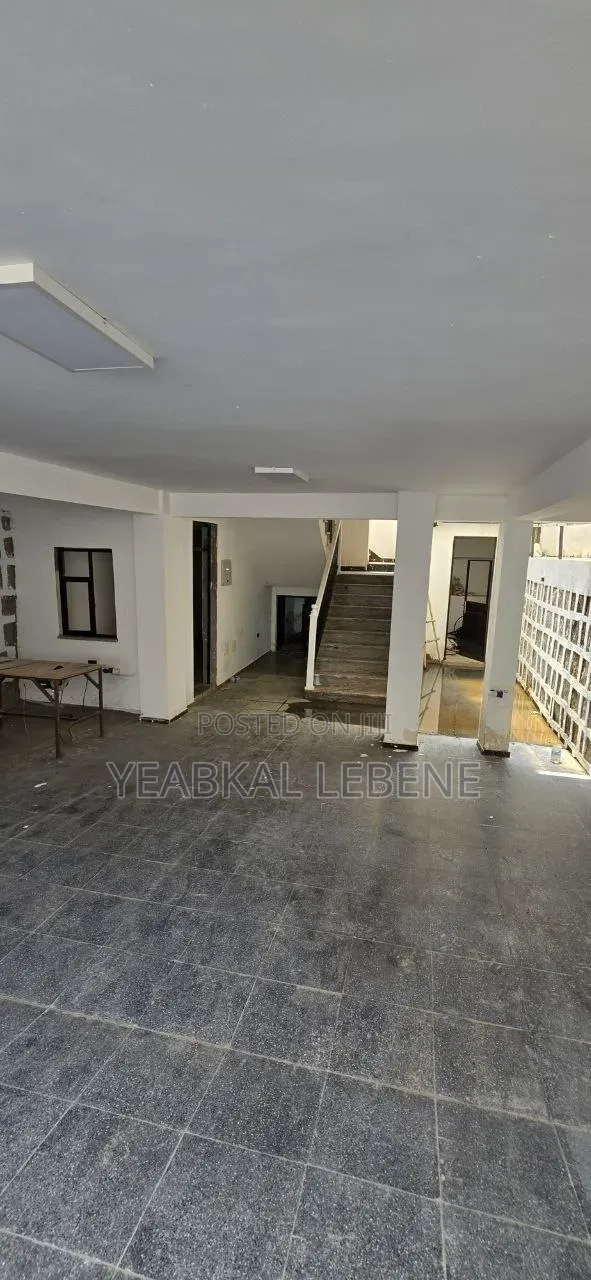 Furnished 9bdrm House in Bole for sale