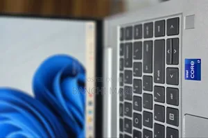 New Laptop HP EliteBook 640 G9 8GB Intel Core i7 SSD 512GB