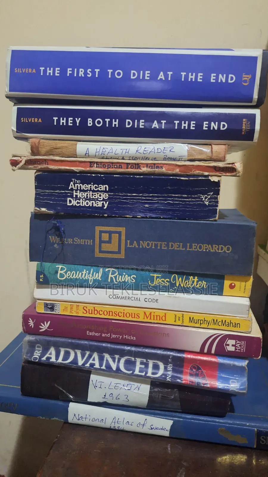 Different Books የተለያዩ መፅሃፍት