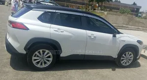 Toyota Corolla 2024 White