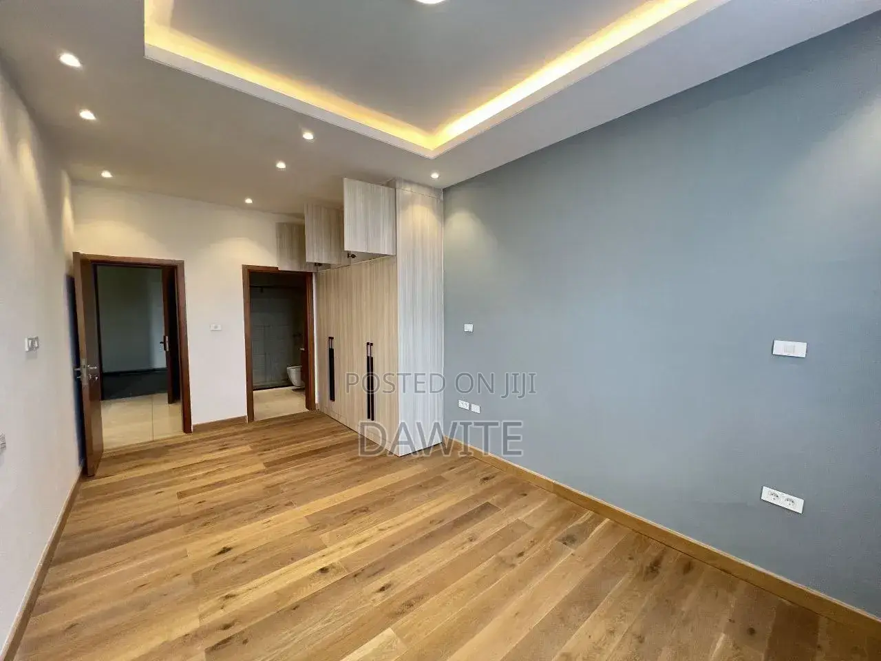 3bdrm Duplex in የግል አፓርትመንት, Bole for sale