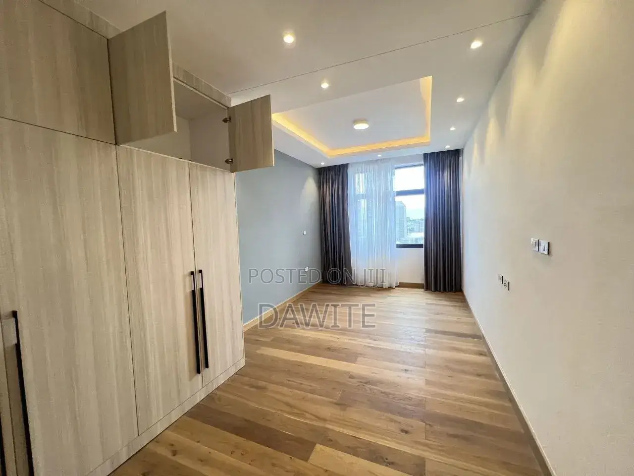 3bdrm Duplex in የግል አፓርትመንት, Bole for sale