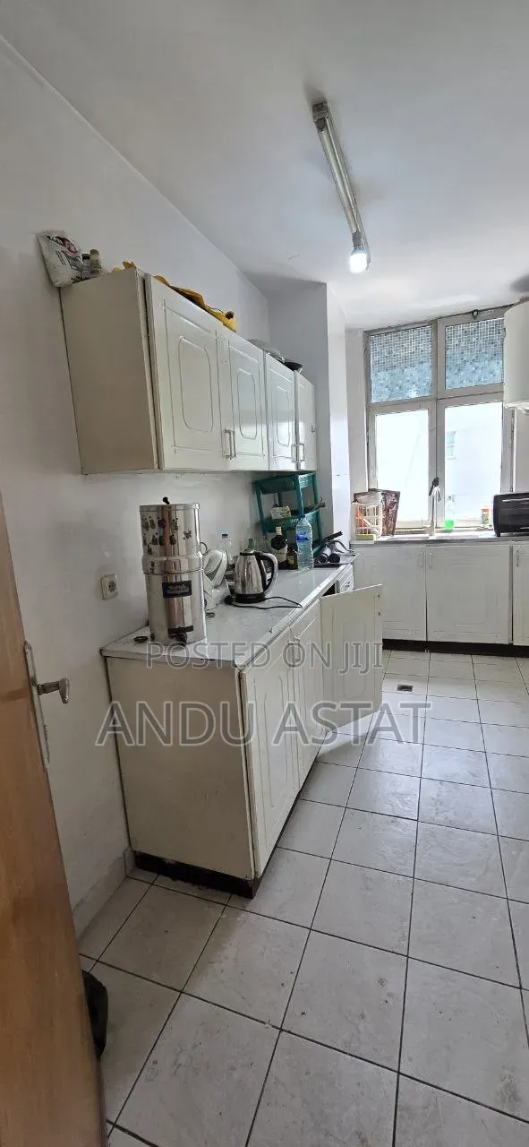 Furnished 3bdrm Apartment in Apartment, Yeka for sale