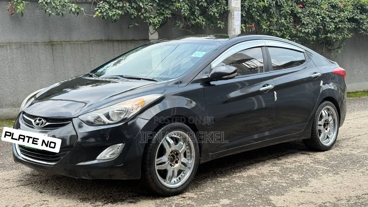 Hyundai Avante 2012 Black