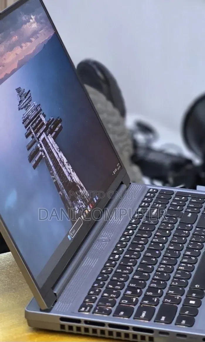 New Laptop Lenovo Legion 5 16GB AMD Ryzen 7 SSD 1T