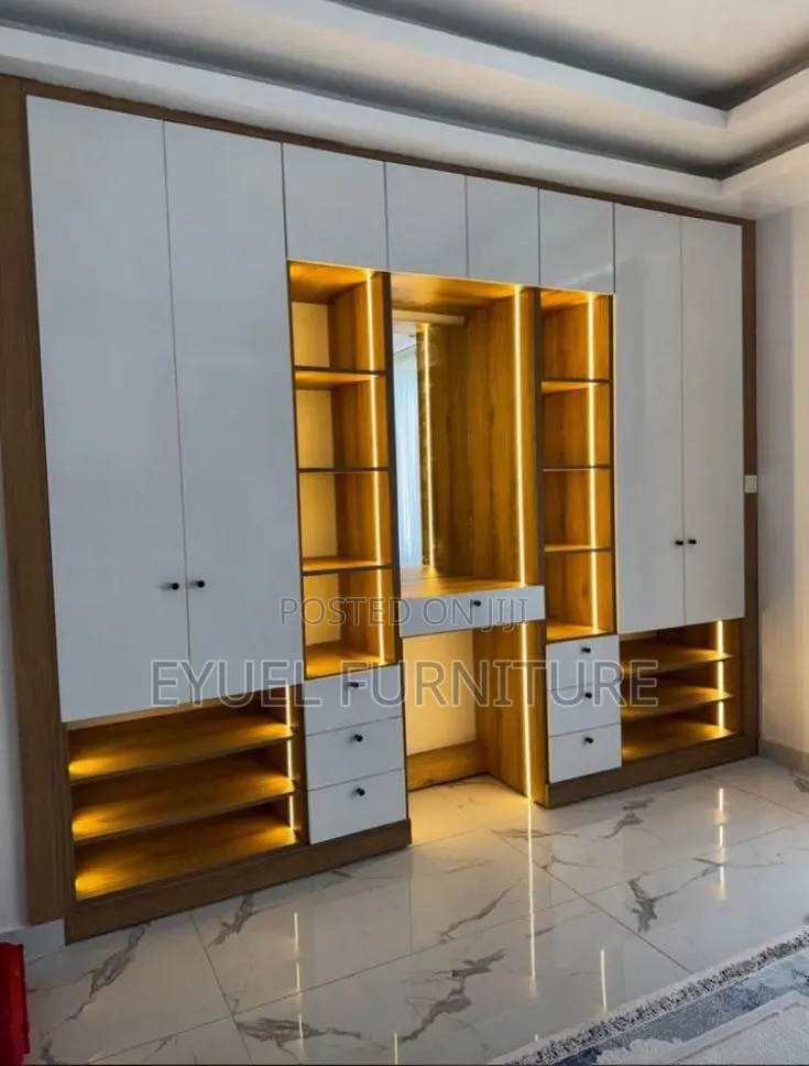 Closet/ቁምሥጥን በፈለጉት አማራጭ እና Designe እንሰራለን