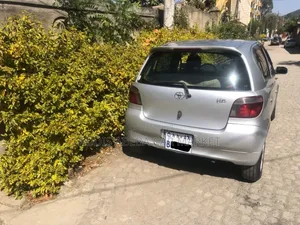 Toyota Vitz 2001 Silver