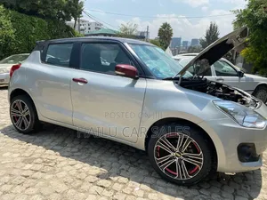 Suzuki Swift 2021 Silver