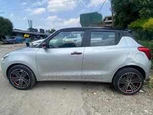 Suzuki Swift 2021 Silver