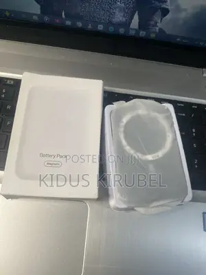 Magnetic Wireless Power Bank