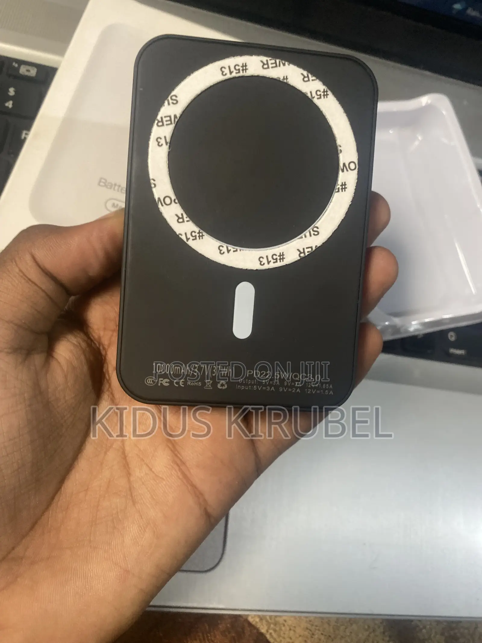 Magnetic Wireless Power Bank