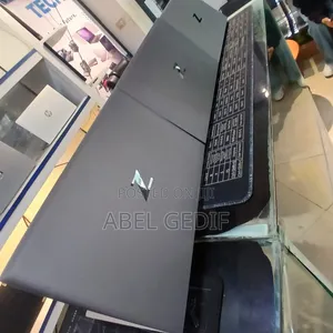 New Laptop HP ZBook 14 16GB Intel Core i7 SSD 512GB