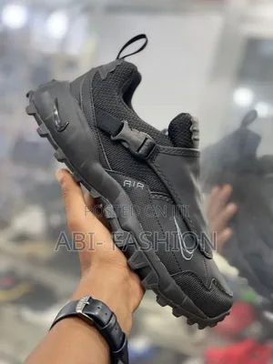 Nike ACG Phassad "Triple Black"
