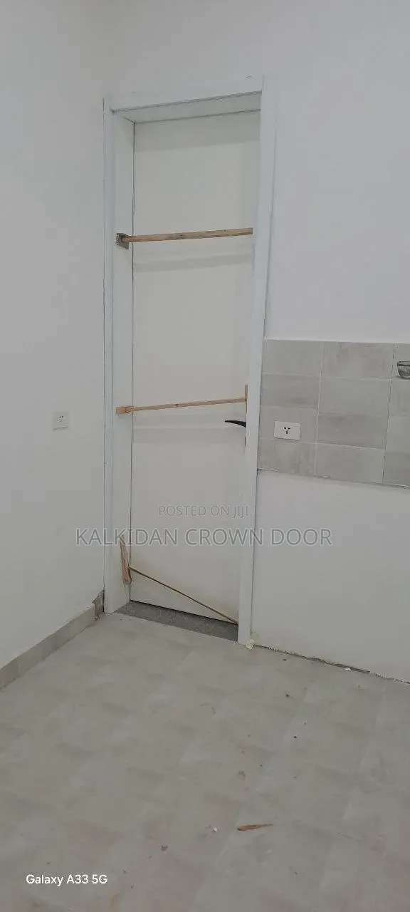 Premium Crowndoor