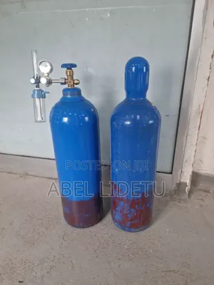Medical Grade Oxygen Tank – Strong, Safe Refillable
