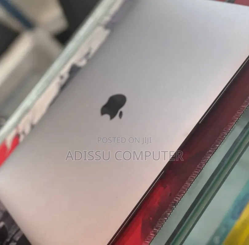 New Laptop Apple MacBook Pro 2019 8GB Apple M1 SSD 256GB