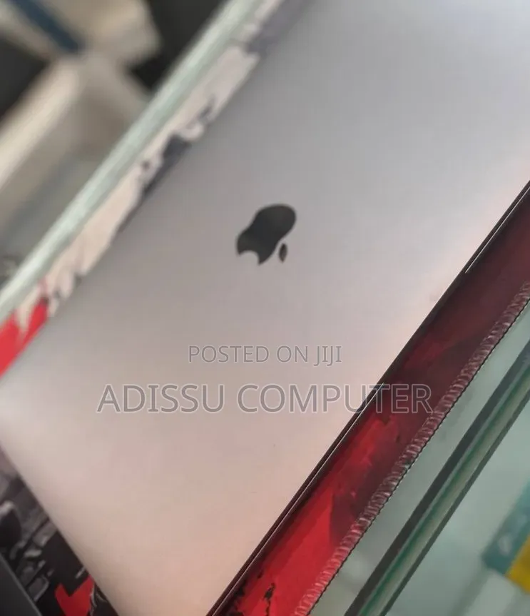 New Laptop Apple MacBook Pro 2019 8GB Apple M1 SSD 256GB