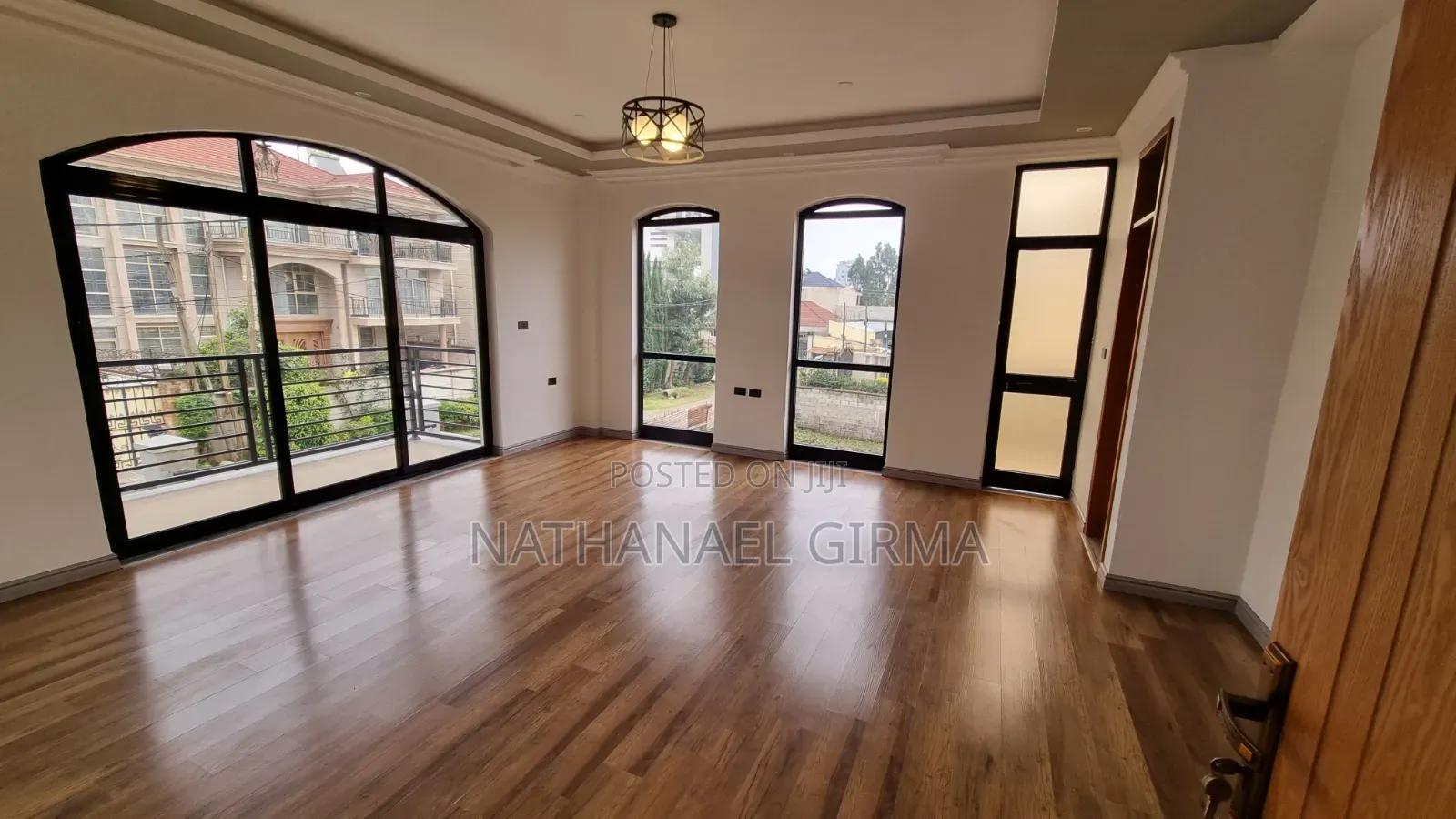 12bdrm House in Bole for rent