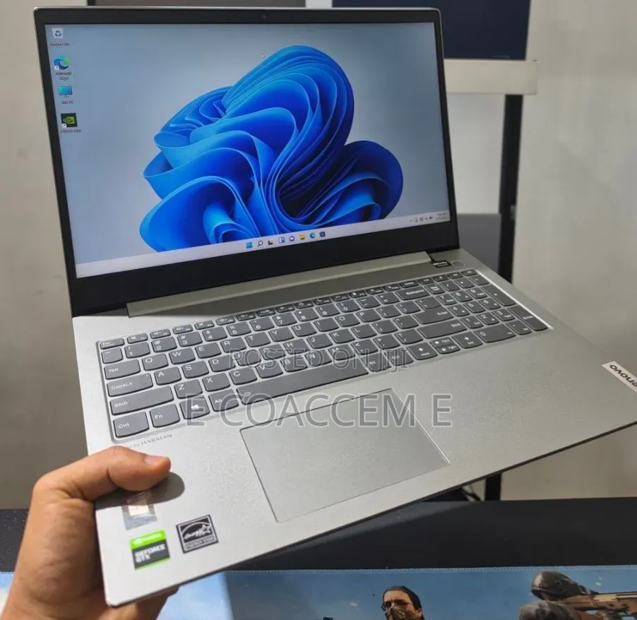 New Laptop Lenovo 16GB Intel Core i5 SSD 512GB