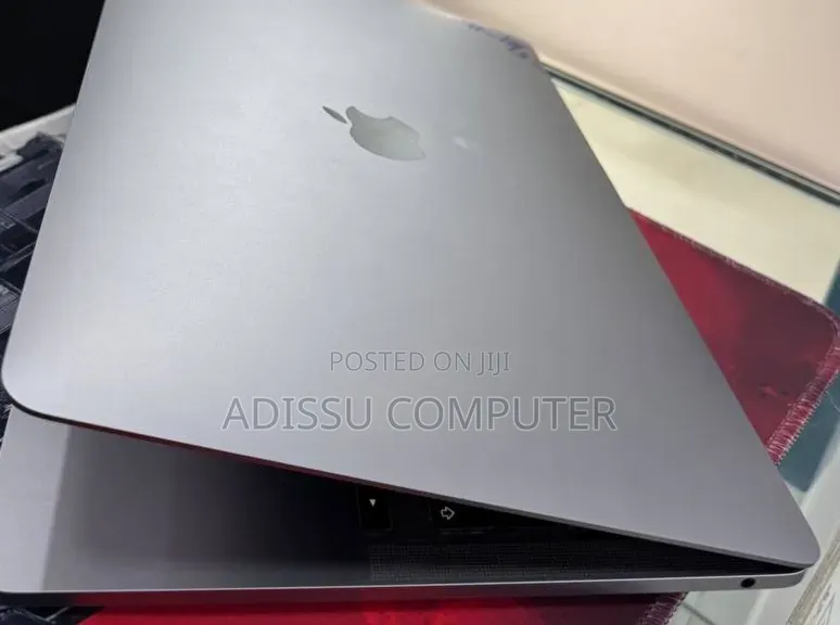 New Laptop Apple MacBook Pro 2019 16GB Apple M1 SSD 512GB