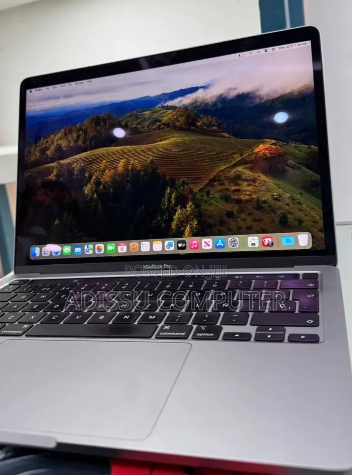 New Laptop Apple MacBook Pro 2019 16GB Apple M1 SSD 512GB