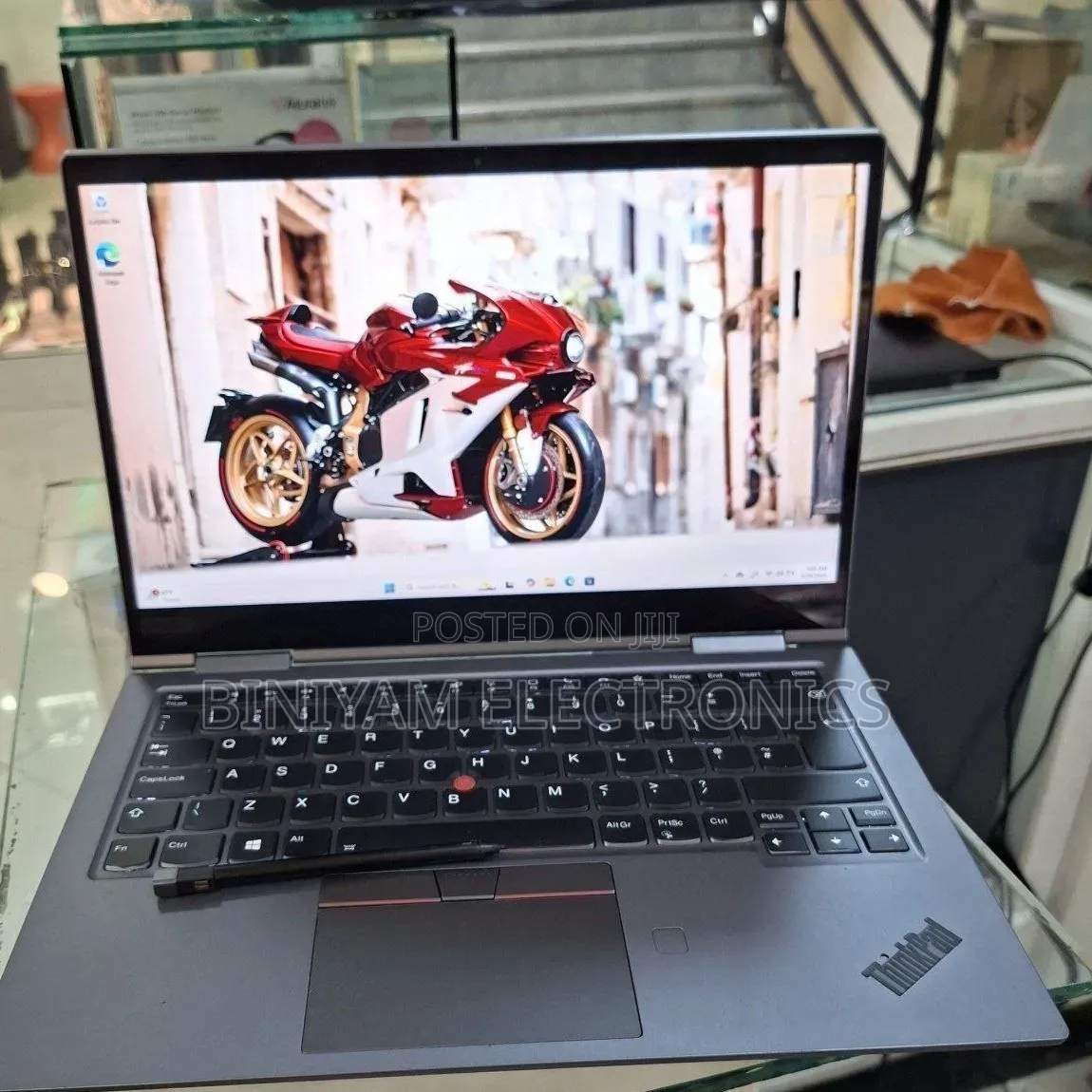 New Laptop Lenovo ThinkPad X1 Yoga 16GB Intel Core i7 SSD 512GB