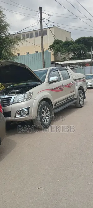 Toyota Hilux 2015 Silver