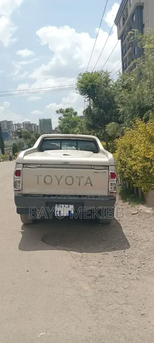 Toyota Hilux 2015 Silver