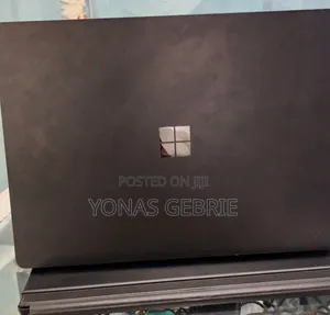 New Laptop Microsoft Surface 8GB Intel Core i5 SSD 256GB