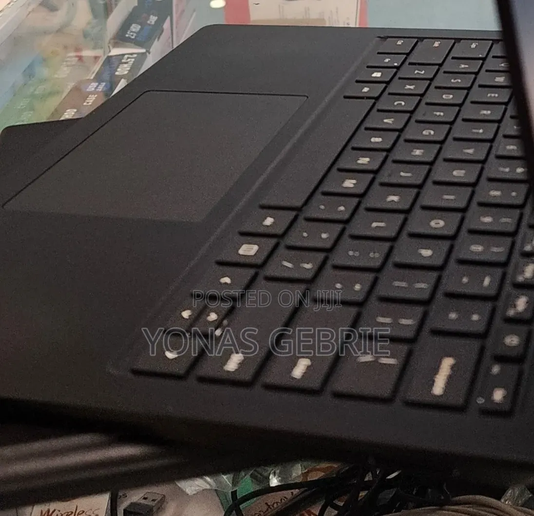 New Laptop Microsoft Surface 8GB Intel Core i5 SSD 256GB