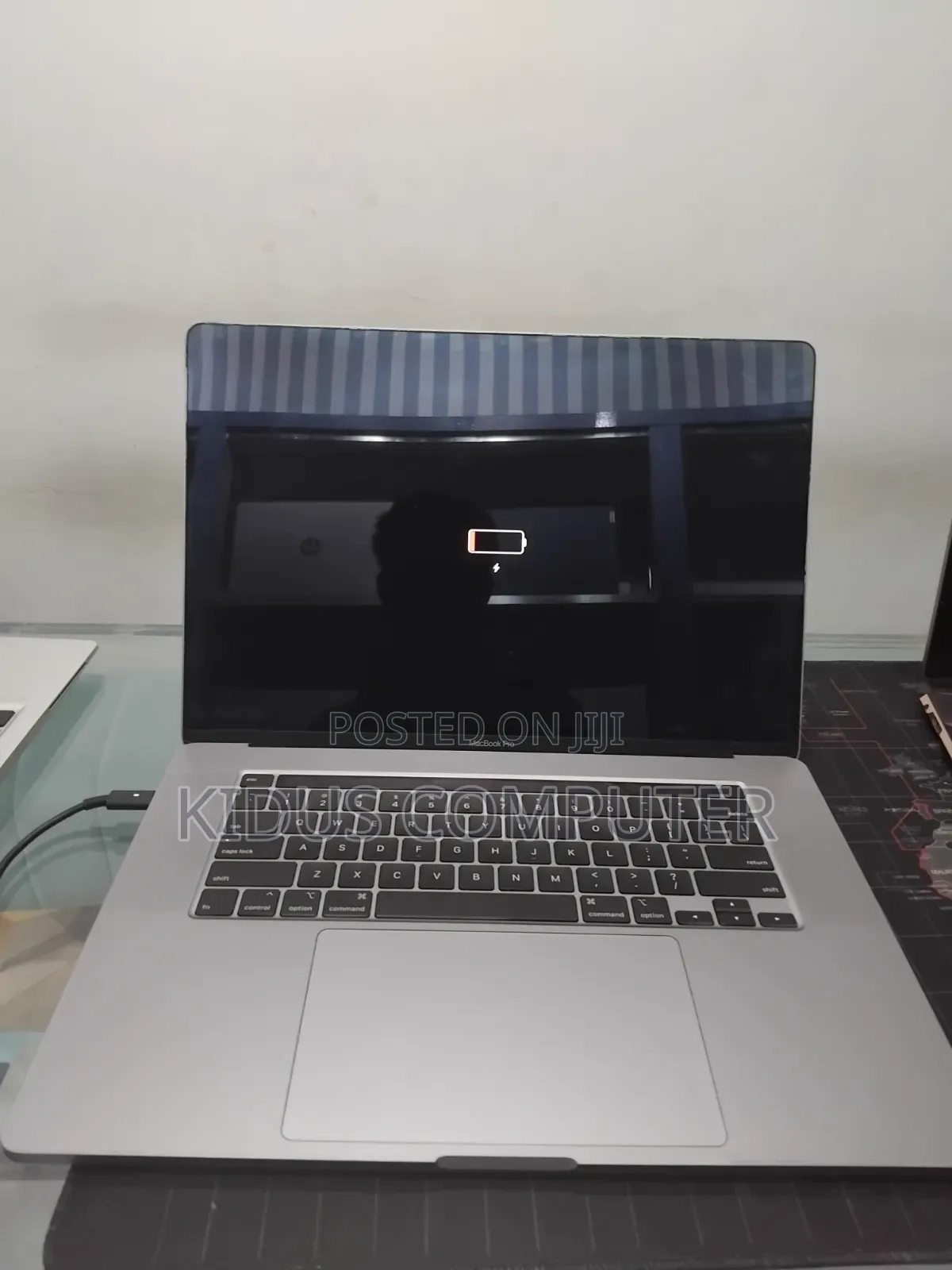New Laptop Apple MacBook Pro 2019 32GB Intel Core i9 SSD 1T