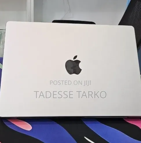 New Laptop Apple MacBook Pro 2023 M3 8GB Apple M3 Pro SSD 512GB