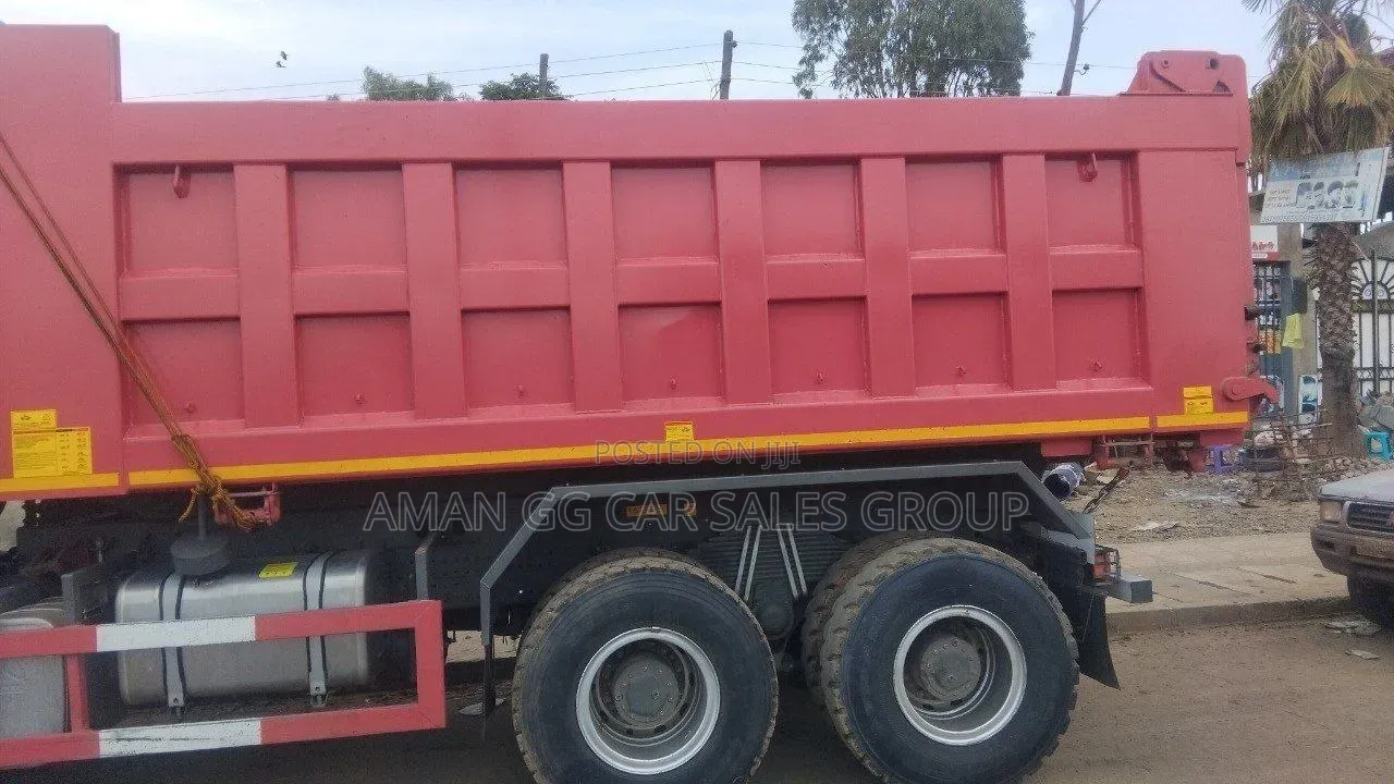 Dump Truck 2025