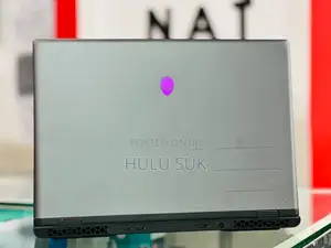 New Laptop Alienware M16 R2 16GB Intel Core Ultra 9 SSD 1T