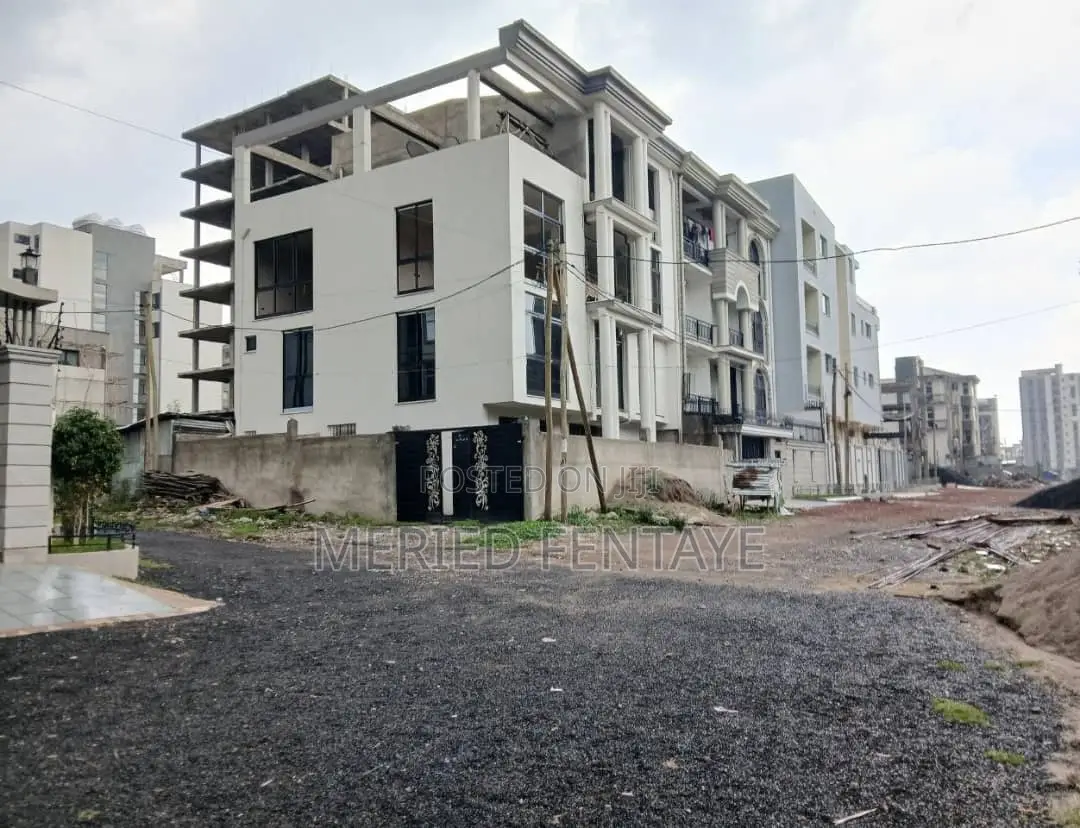 10bdrm House in Bole for sale
