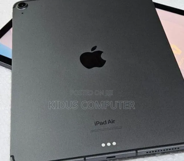 New Laptop Apple MacBook Air 4GB Apple M1 SSD 60GB