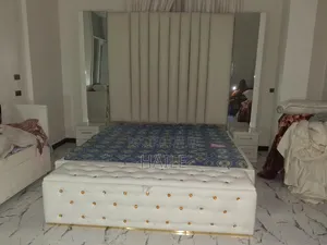 Chester Fild Bed