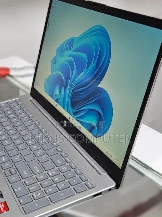 New Laptop HP Stream Notebook 16GB AMD Ryzen 5 SSD 256GB