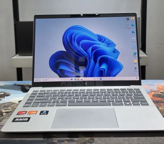 New Laptop HP Pavilion 14 16GB AMD Ryzen 7 SSD 1T