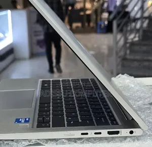 New Laptop HP EliteBook 830 G8 16GB Intel Core i5 SSD 512GB