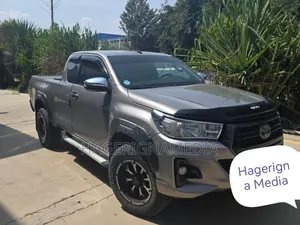 Toyota Hilux 2020 Silver