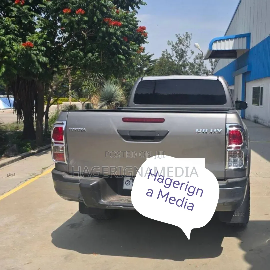 Toyota Hilux 2020 Silver