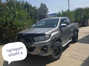 Toyota Hilux 2020 Silver