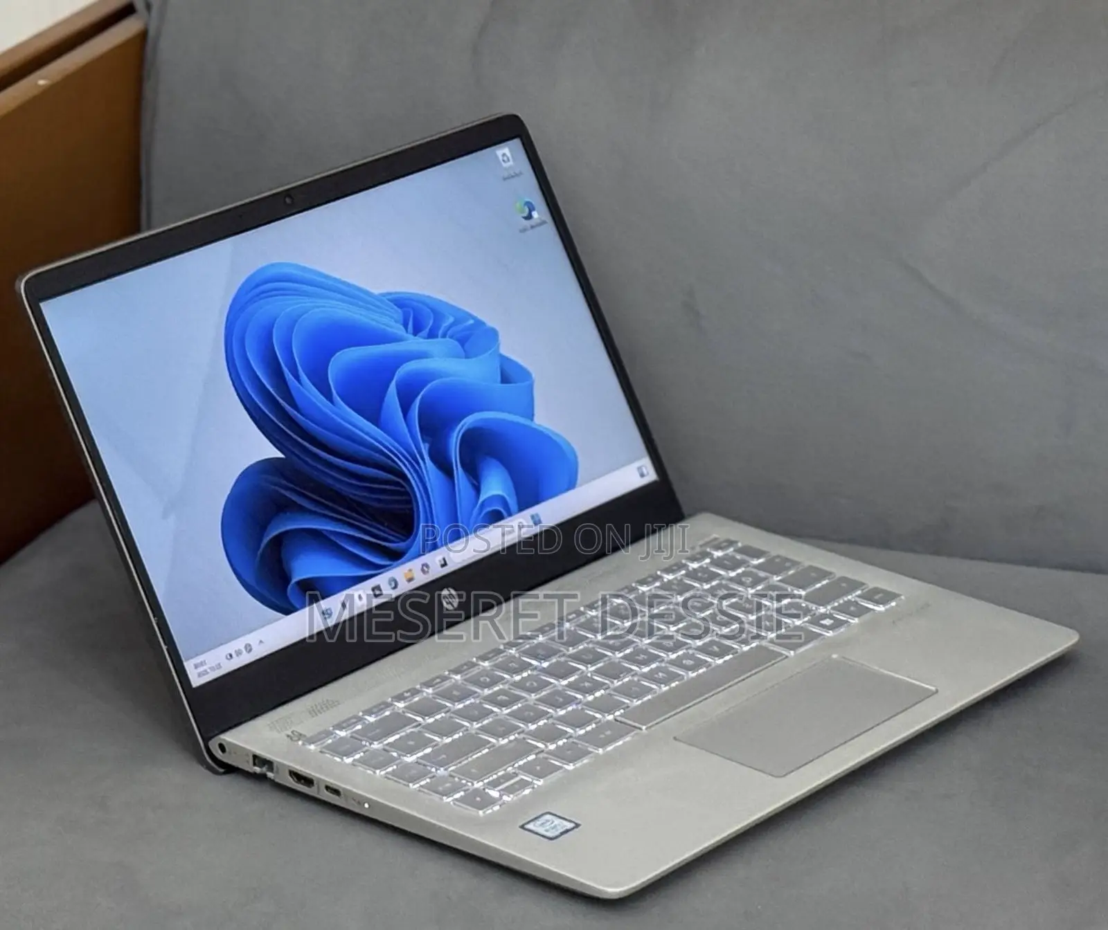 New Laptop HP Pavilion 14 8GB Intel Core i5 SSD 256GB