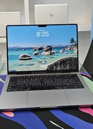 New Laptop Apple MacBook Pro 2023 M3 8GB Apple M3 Pro SSD 512GB
