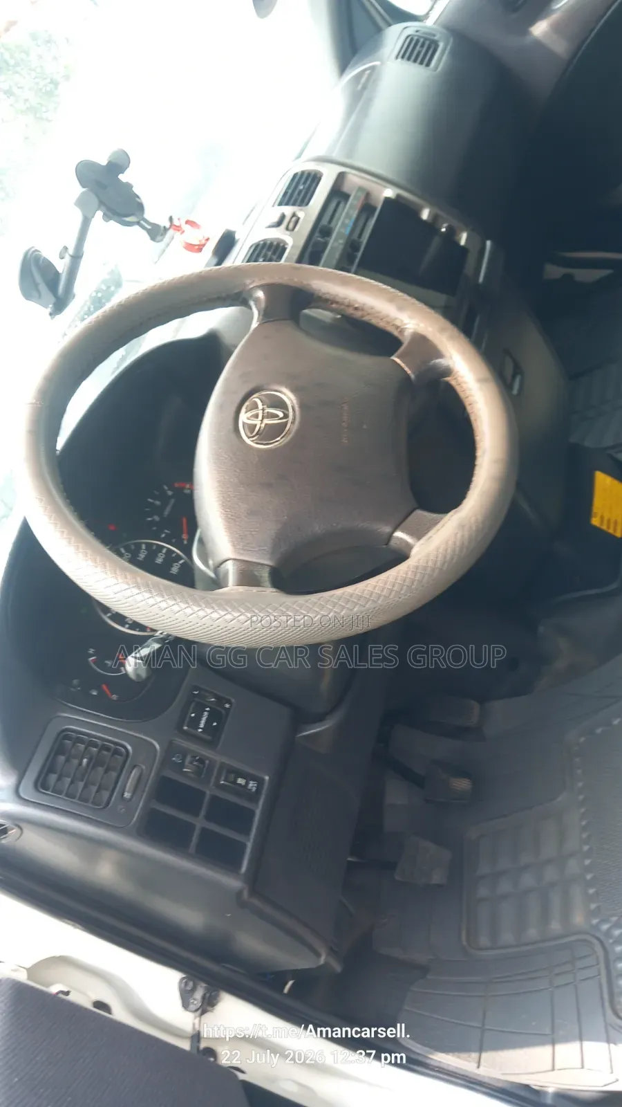 Toyota HiAce 2008 White