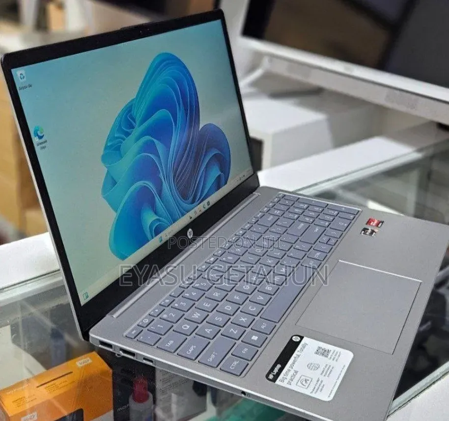 New Laptop HP Stream Notebook 16GB AMD Ryzen 5 SSD 256GB