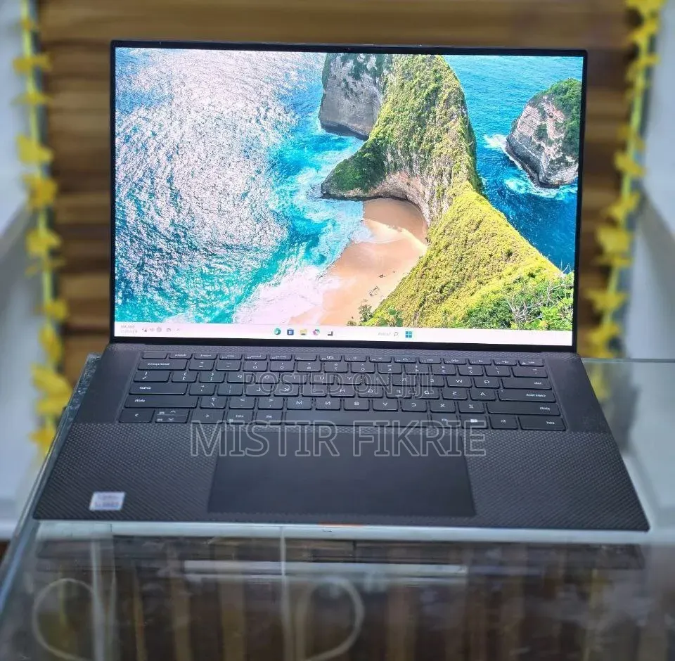 New Laptop Dell XPS 15 16GB Intel Core i7 SSD 512GB