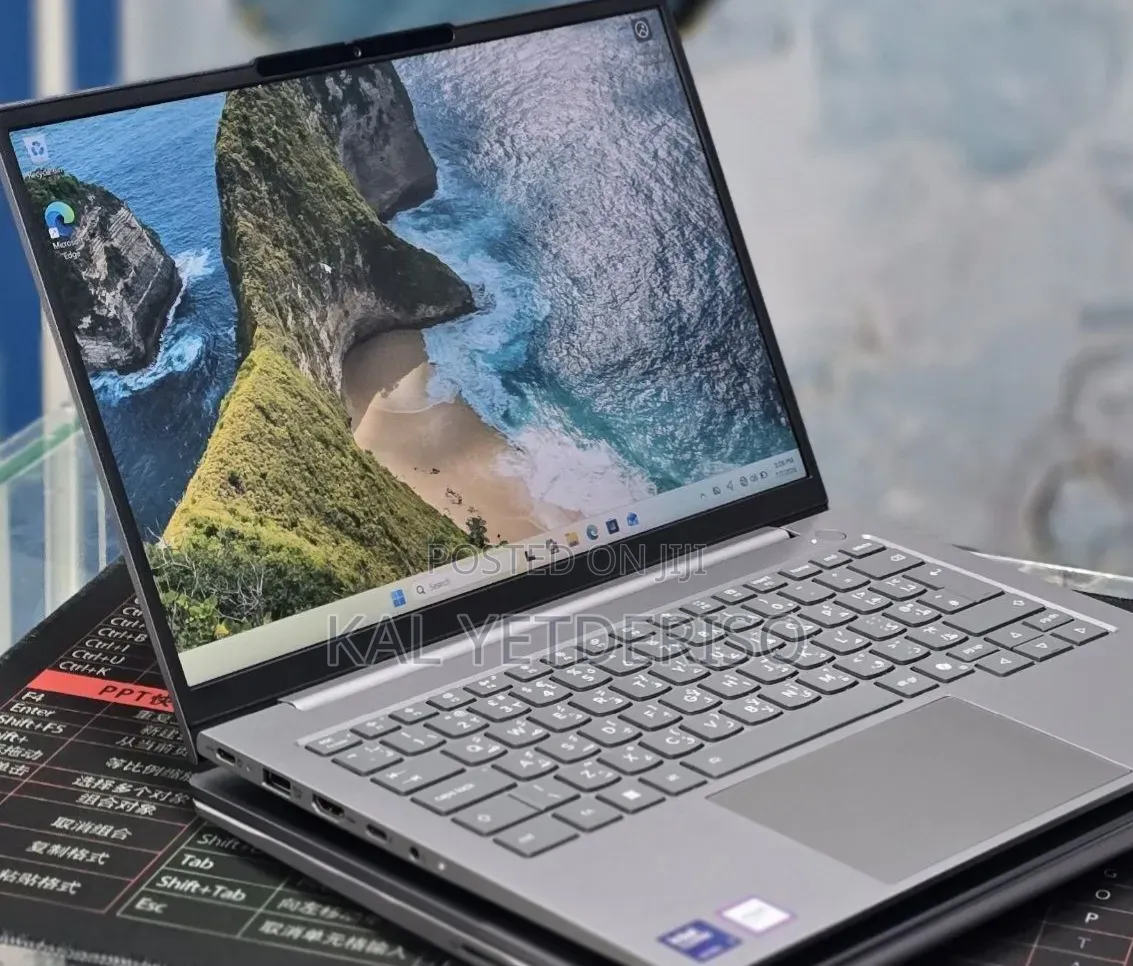 New Laptop Lenovo 16GB Intel Core Ultra 7 SSD 512GB
